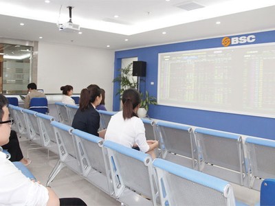 Tuần qua, UBCK đã có thông điệp trấn an nhà đầu tư trước cơn bão giá cổ phiếu - Ảnh: Hoài Nam