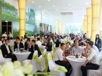 Lễ mở bán Block C khu Ruby Celadon City thu hút hàng trăm khách hàng tham gia