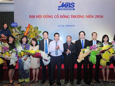 HĐQT và Ban kiểm soát nhiệm kỳ 2013-2017 ra mắt Đại hội