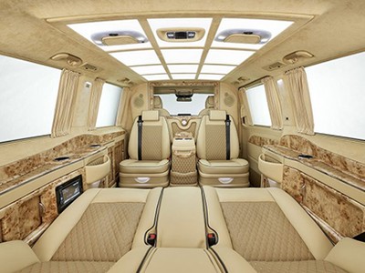 Nội thất ốp gỗ, da thật cao cấp