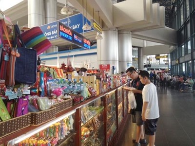 Dịch vụ, chất lượng hàng hoá tại sân bay thường bị chê là chưa tương xứng với giá cả