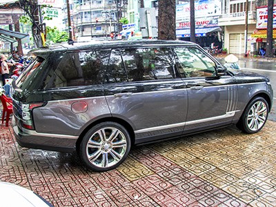 Mẫu xe SUV sang trọng xuất hiện ở Sài Gòn.