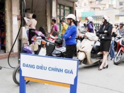 Giá xăng giảm tiếp 200 đồng/lít từ 15h hôm nay