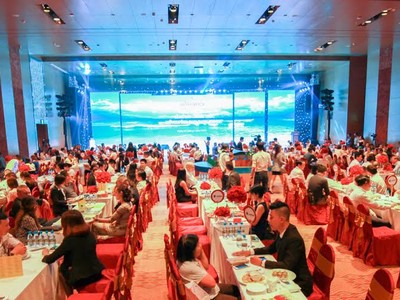 Buổi mở bán chính thức Movenpick Cam Ranh Resort  ngày 16/7 thu hút sự quan tâm của rất đông khách hàng, nhà đầu trong và ngoài nước