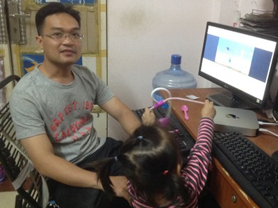 Anh Tú tự mày mò viết game trong quá trình chăm con lúc thất nghiệp.