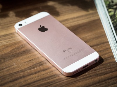 iPhone SE chính hãng giảm giá 2 triệu đồng