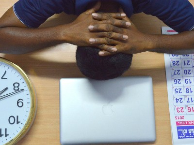 Vì sao các công ty thường làm việc 8 giờ mỗi ngày?