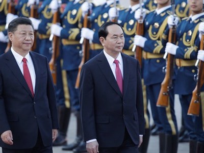 Chủ tịch Trung Quốc Tập Cận Bình đón Chủ tịch Trần Đại Quang tại Bắc Kinh. Ảnh:Reuters