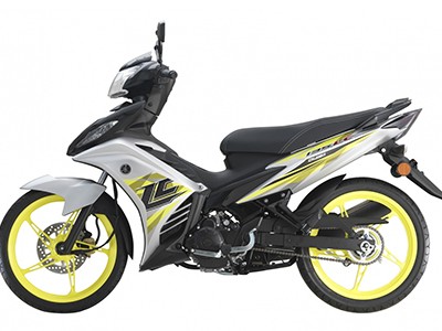Yamaha 135LC 2017 bản màu bạc giới thiệu ở thị trường Malaysia.