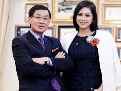 Ông Johnathan Hạnh Nguyễn và bà Lê Hồng Thủy Tiên