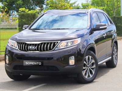 Sorento giảm giá xuống dưới 800 triệu.