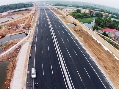 Trình Quốc hội đầu tư cao tốc Bắc Nam qua 32 tỉnh thành