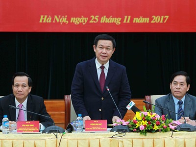 Phó Thủ tướng Chính phủ Vương Đình Huệ phát biểu tại buổi làm việc. - Ảnh: VGP/Thành Chung