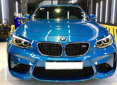Chiếc BMW M2 bắt mắt hơn sau khi được làm vệ sinh phần ngoại thất.