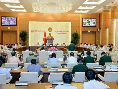 Uỷ ban Thường vụ Quốc hội xem xét, phê chuẩn việc bổ nhiệm nhân sự