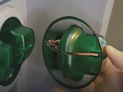 Nghi vấn kẻ gian đặt thiết bị skimming tại ATM rút tiền khách hàng