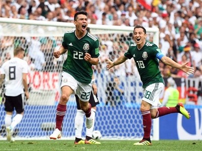 Lozano (số 22) ghi bàn duy nhất giúp Mexico hạ gục Đức. Ảnh:AFP.