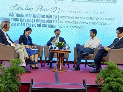 Nhà đầu tư mong muốn thủ tục hành chính trong đầu tư tại TP.HCM cần được cải thiện hơn nữa - Ảnh: Lê Quân