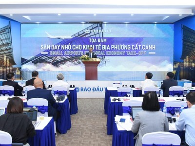 Sân bay nhỏ nếu được đầu tư sẽ tạo ra cú huých tăng trưởng lớn cho địa phương. Ảnh Dũng Minh.