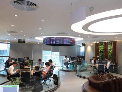 Phiên giao dịch sáng 21/5: Chốt lời