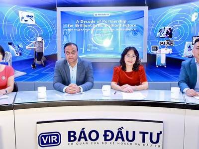 Báo Đầu tư tổ chức Talk Show "Một thập kỷ hợp tác cho mắt sáng, ngời tương lai"