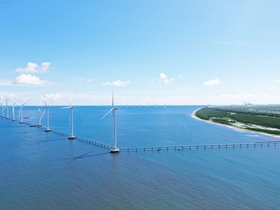 REE đang vận hành và sở hữu hơn 20 nhà máy điện, gồm thủy điện, điện gió, điện mặt trời