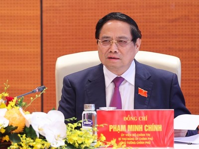 Thủ tướng phát biểu thảo luận tại tổ trong phiên làm việc chiều 12/10 của Đại hội đại biểu Đảng bộ Chính phủ lần thứ I, nhiệm kỳ 2025-2030 - Ảnh: VGP/Nhật Bắc
