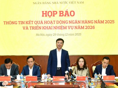 Phó Thống đốc Phạm Thanh Hà phát biểu tại Họp báo.