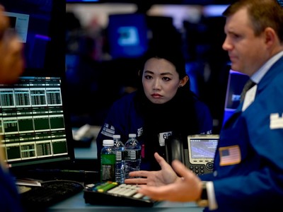 Giao dịch chứng khoán khối ngoại ngày 8/7: Bán ròng tới gần 320 tỷ đồng