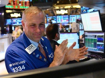 Khối ngoại sang tay nhau hơn 2.440 tỷ đồng cổ phiếu ACB trong phiên 17/10