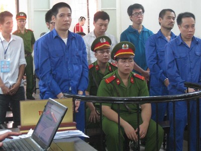 Các bị cáo tại tòa