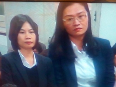 Đại diện ủy quyền của Oceanbank trình bày trước tòa. 