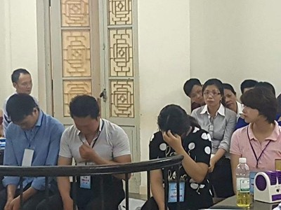 Các bị cáo tại tòa.