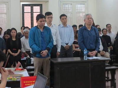 Các bị cáo tại tòa.