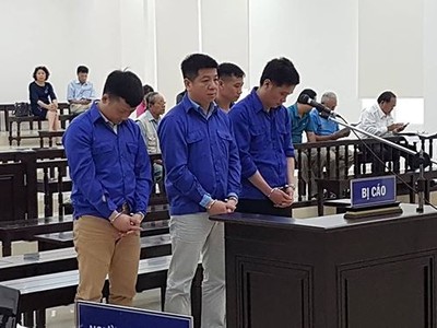 Các bị cáo tại phiên tòa trước.