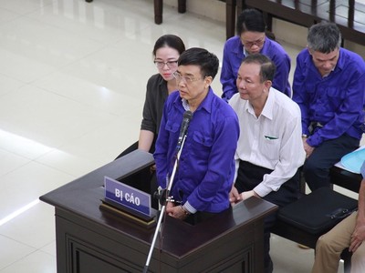 Các bị cáo tại tòa.