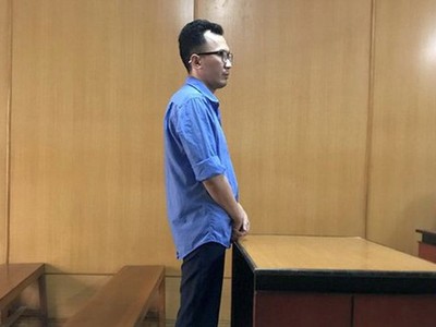 Bị cáo tại phiên tòa sơ thẩm. Ảnh Báo Người lao động.