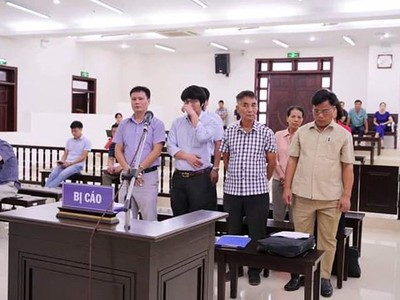 Các bị cáo tại phiên tòa sơ thẩm.