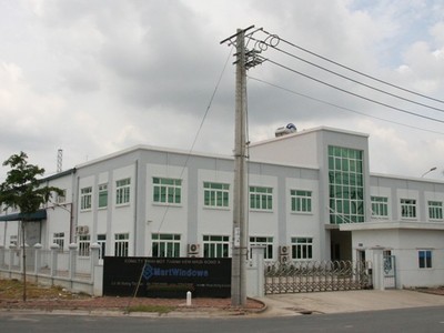 Nhà máy chuyên sản xuất, lắp ráp cửa uPVC có lõi thép gia cường mang nhãn hiệu Smartwindows của DAG tại TP. HCM