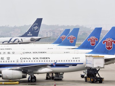 Mỹ cấm các hãng hàng không Trung Quốc, Bắc Kinh tuyên bố mở cửa cho hàng không nước ngoài đủ điều kiện