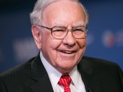 Warren Buffett được bật đèn xanh tăng sở hữu tại Bank of America lên 24,9%
