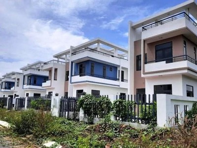 Những căn biệt thự xây dựng không phép đã cơ bản hoàn thành ở Dự án khu dân cư Tân Thịnh. (Nguồn: nhandan.com.vn).