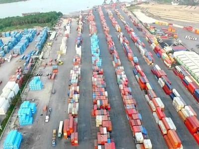 Vận tải và Xếp dỡ Hải An (HAH): Cơ cấu cổ đông lớn liên tục thay đổi