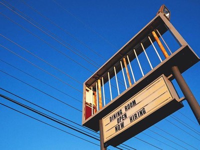 Lạm phát đang giảm, nhưng chưa đủ