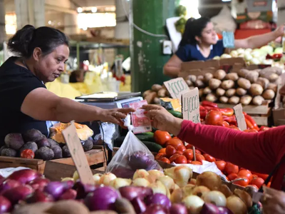 IMF tăng dự báo tăng trưởng toàn cầu khi lạm phát hạ nhiệt