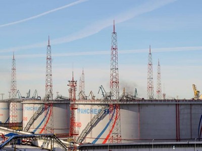 OPEC bất ngờ thông báo cắt giảm sản lượng trước thềm cuộc họp