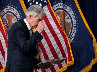 Fed giữ nguyên lãi suất, xoa dịu kỳ vọng về việc cắt giảm lãi suất sắp tới