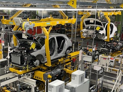 Ngành công nghiệp ô tô đối mặt với cú sốc chuỗi cung ứng lớn thứ ba trong vòng 5 năm
