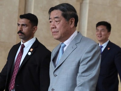 Phó Thủ tướng Trung Quốc Hà Lập Phong đến dự cuộc họp với phái đoàn thương mại Hoa Kỳ tại Kuala Lumpur cuối tuần qua