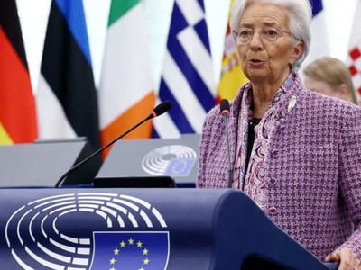 ECB tiếp tục giữ nguyên lãi suất lần thứ tư liên tiếp